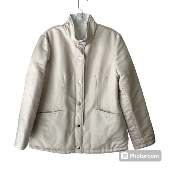 Weatherproof Quilted Reversible Water Resistant Puffer Jacket White and Beige L - Picture 2 of 16